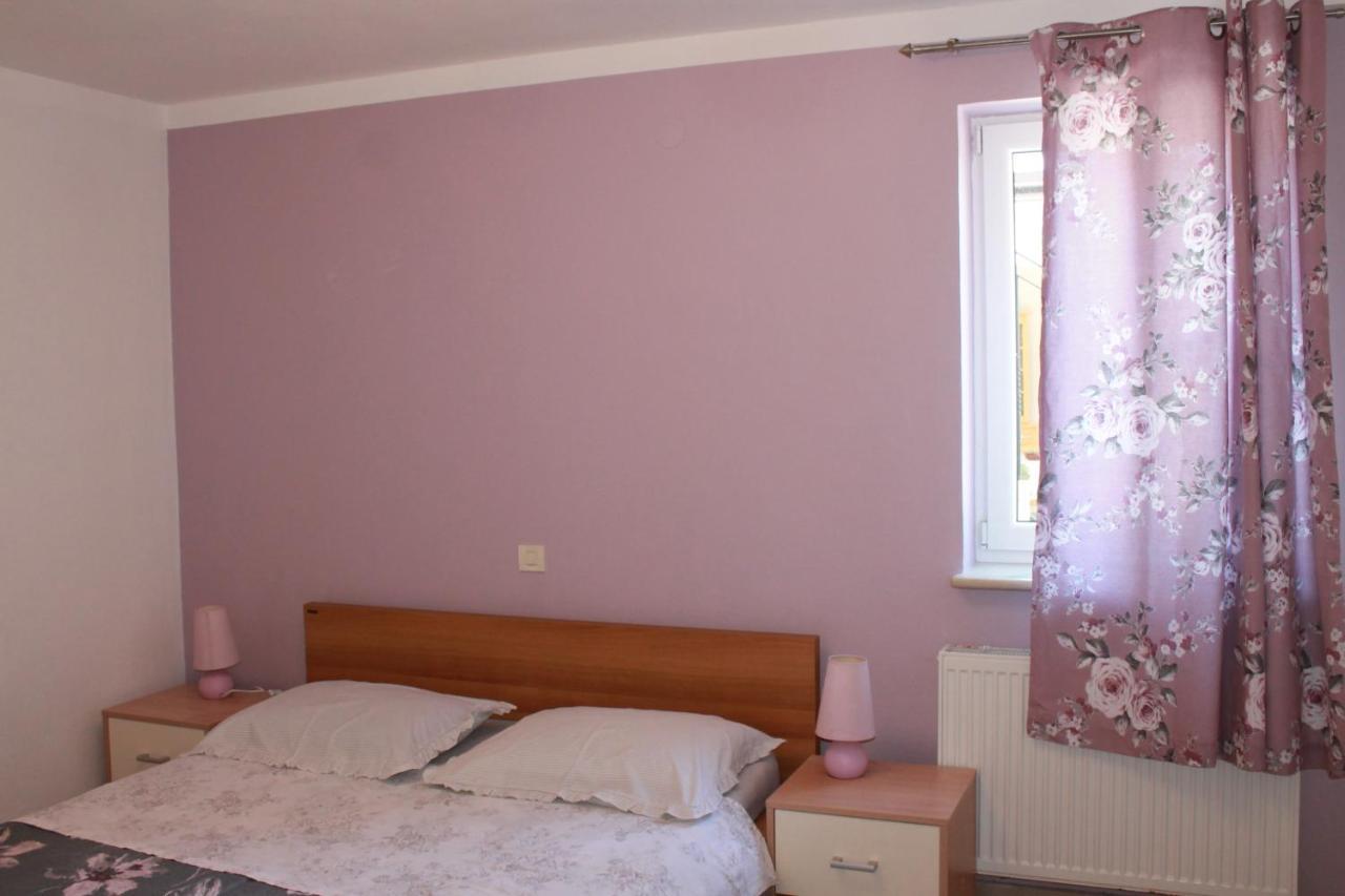 Apartmani Klaudija Valun Eksteriør bilde