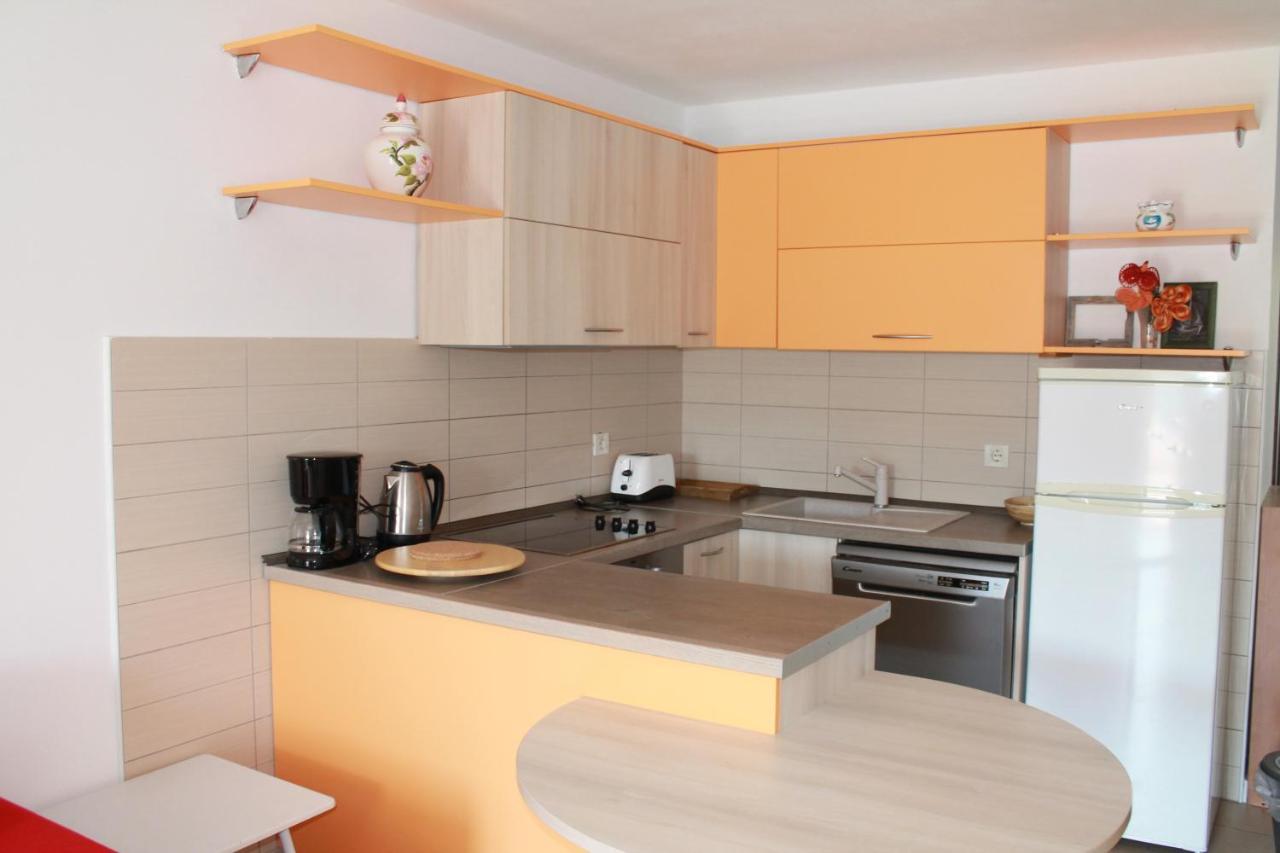 Apartmani Klaudija Valun Eksteriør bilde